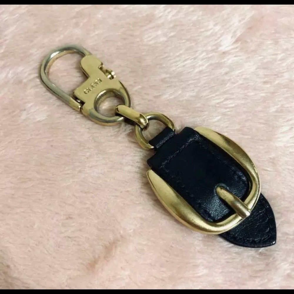 GUCCI Keychain - Picture 2 of 4